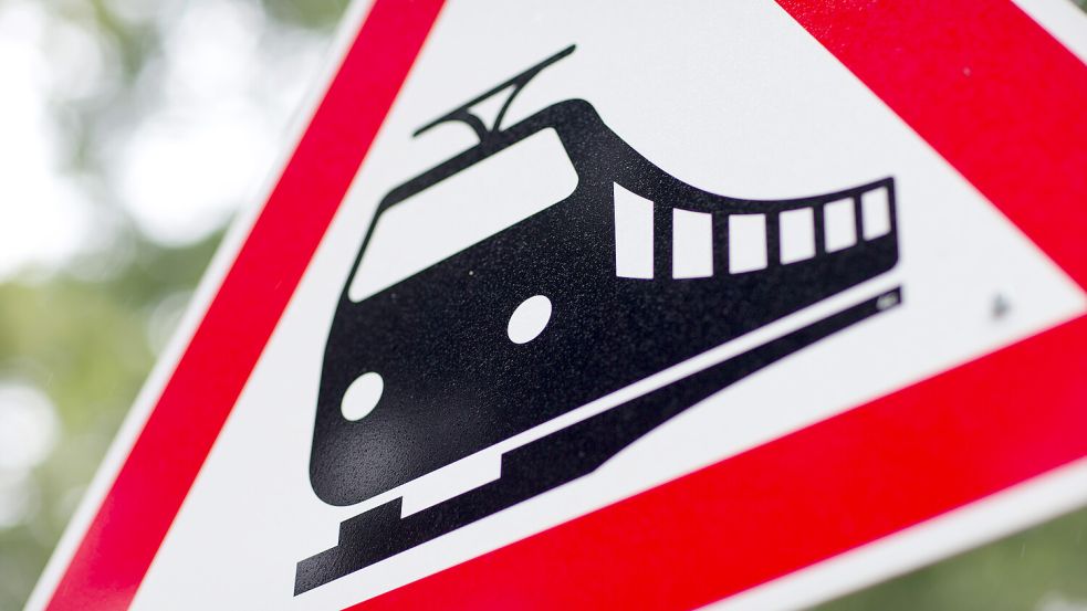 Zu einem Unfall an einem Bahnübergang in Wittmund gekommen. Symbolfoto: Friso Gentsch/dpa