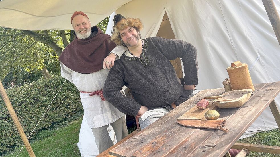 In Stickhausen gibt es am Fuße der Burg ein Heerlager. Gäste sind willkommen. Foto: Lars Löschen