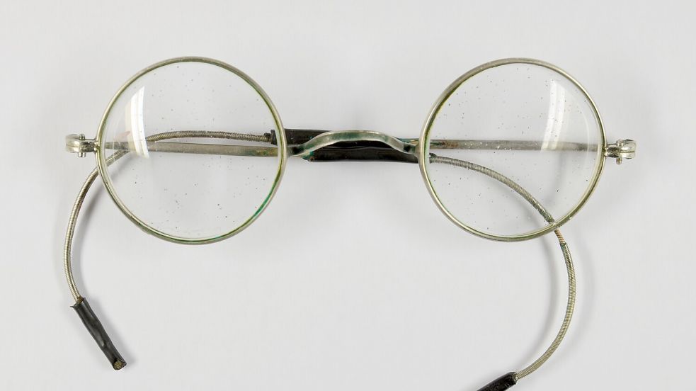 Der Verstorbene trug eine Nickelbrille. Foto: Polizei