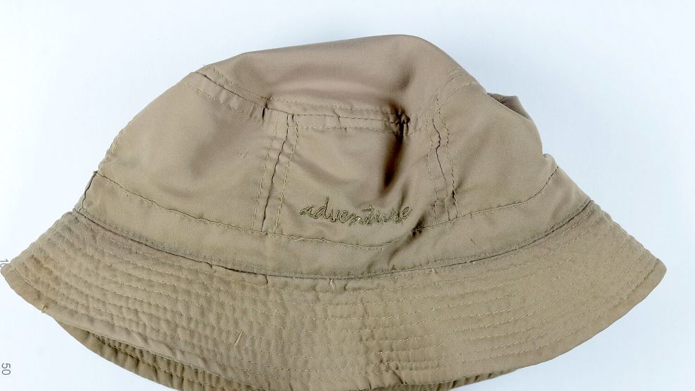 Der Mann trug einen Schlapphut der Marke „adventure“. Foto: Polizei