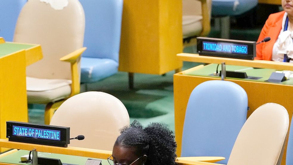 Nicht nur die Vertreter Palästinas verließen den Raum, als Netanjahu als podium trat. Foto: Yuki Iwamura/AP/dpa