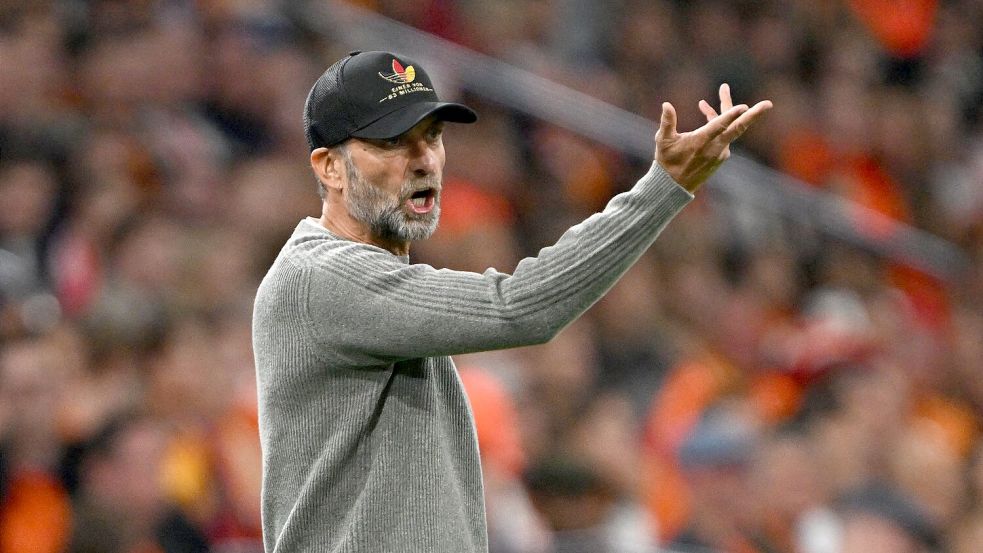 Klopp ist wieder da: In voller Action an der Seitenlinie.  Foto: Federico Gambarini/dpa