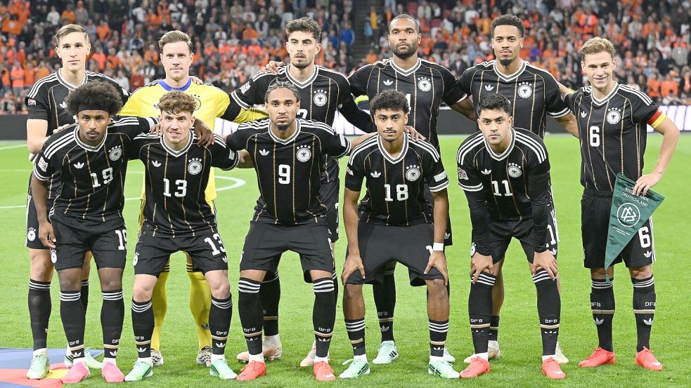 In seinem ersten Spiel als Bundestrainer setzte Jürgen Klopp auf diese Startelf gegen die Niederlande. Foto: Federico Gambarini/dpa