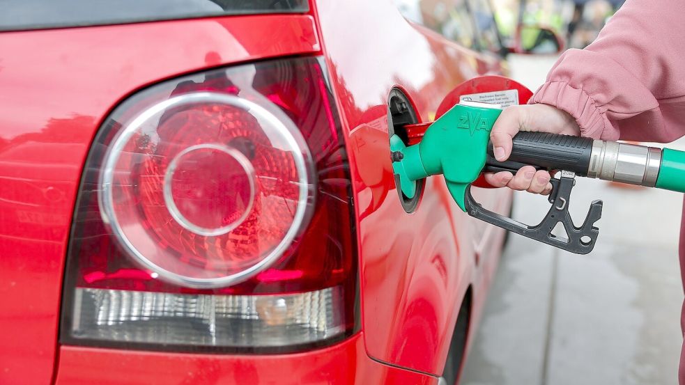Ein durchschnittlicher Autofahrer spart um die 35 Euro. (Archivbild) Foto: Jan Woitas/dpa