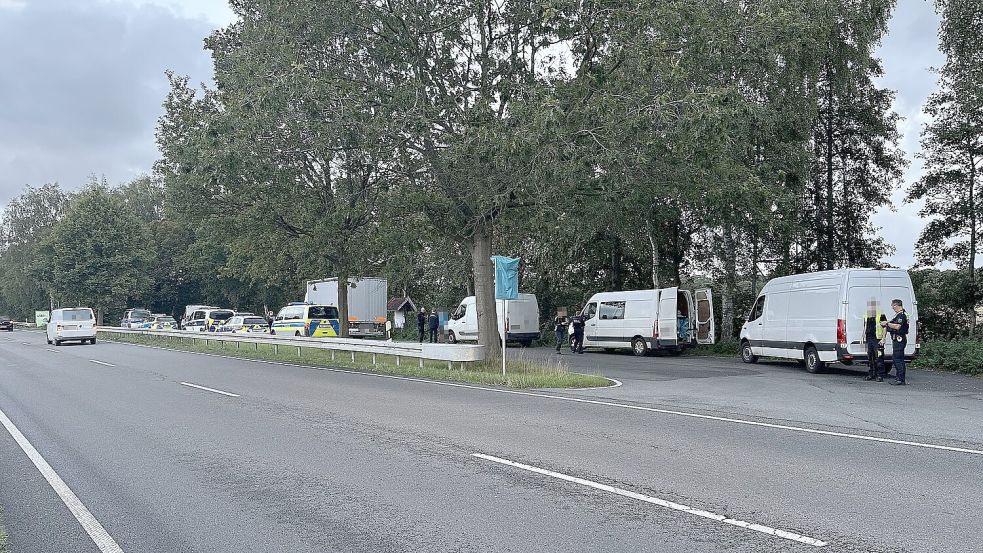 Polizei kontrollierte Transporter in Großefehn. Foto: Polizei Aurich-Wittmund