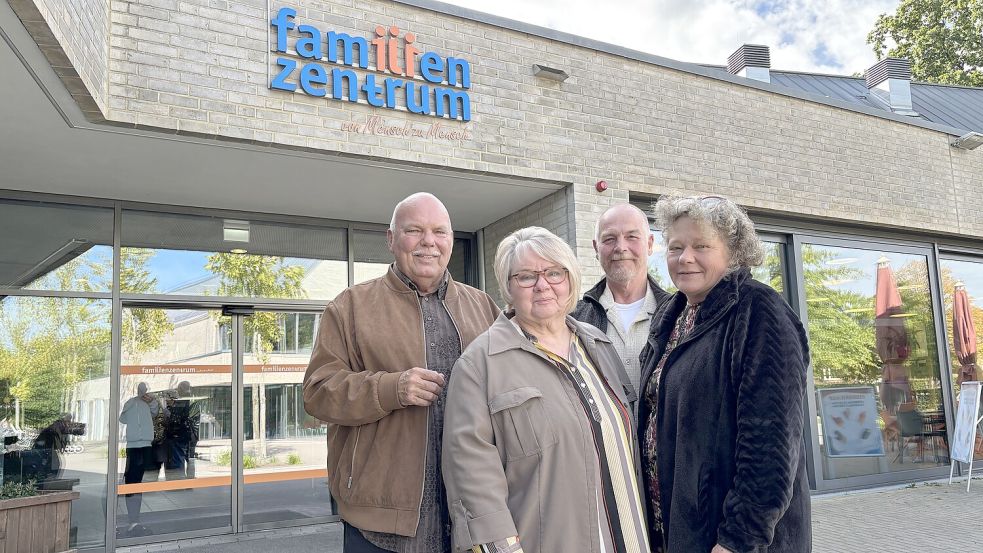 Gemeinsam schmeckt es ihnen auf jeden Fall besser: Eberhard und Erika Bongers (von links), Achim Strzyzewski und Gabi Saathoff. Foto: Mieke Matthes
