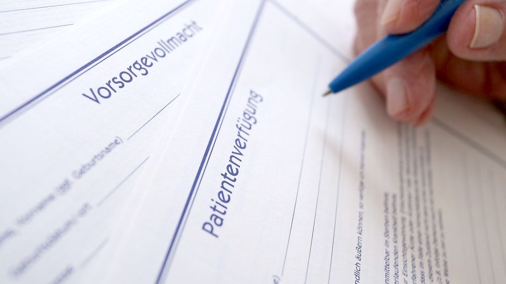 Wichtige Dokumente können im Zentralen Vorsorgeregister als Abschriften digital hinterlegt werden. (Symbolbild) Foto: Karl-Josef Hildenbrand/dpa/dpa-tmn