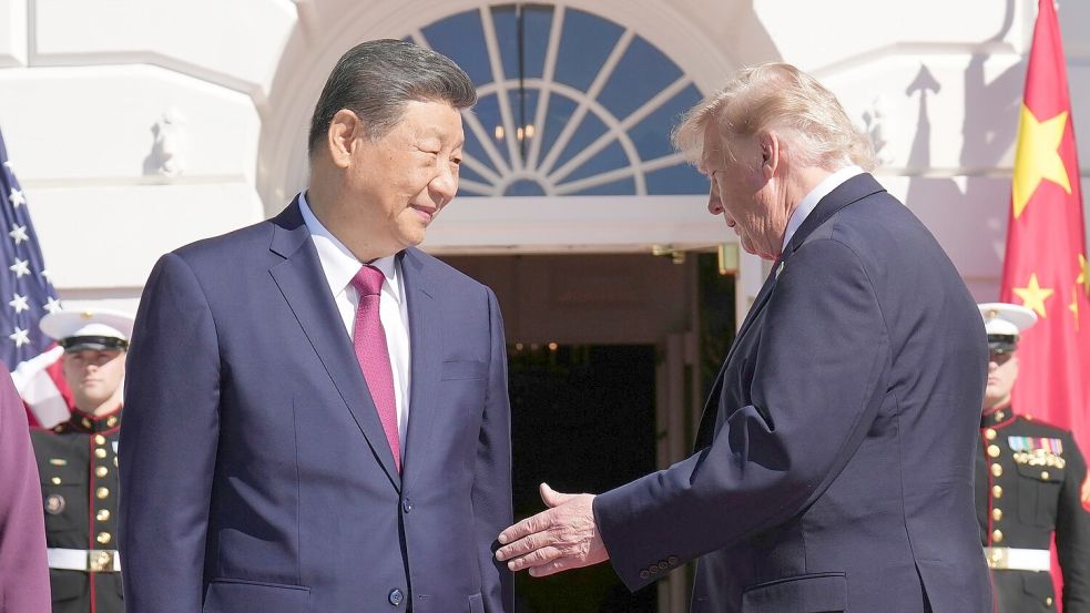 Chinas Staatschef Xi Jinping (l) reiste für drei Tage zu US-Präsident Donald Trump nach Washington. Foto: Jacquelyn Martin/AP/dpa