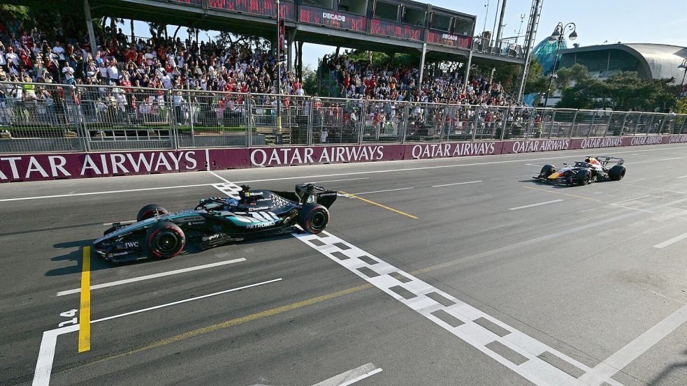 Ganz knappes Finish in Aserbaidschan. Foto: Andrej Isakovic/Pool AFP/AP/dpa