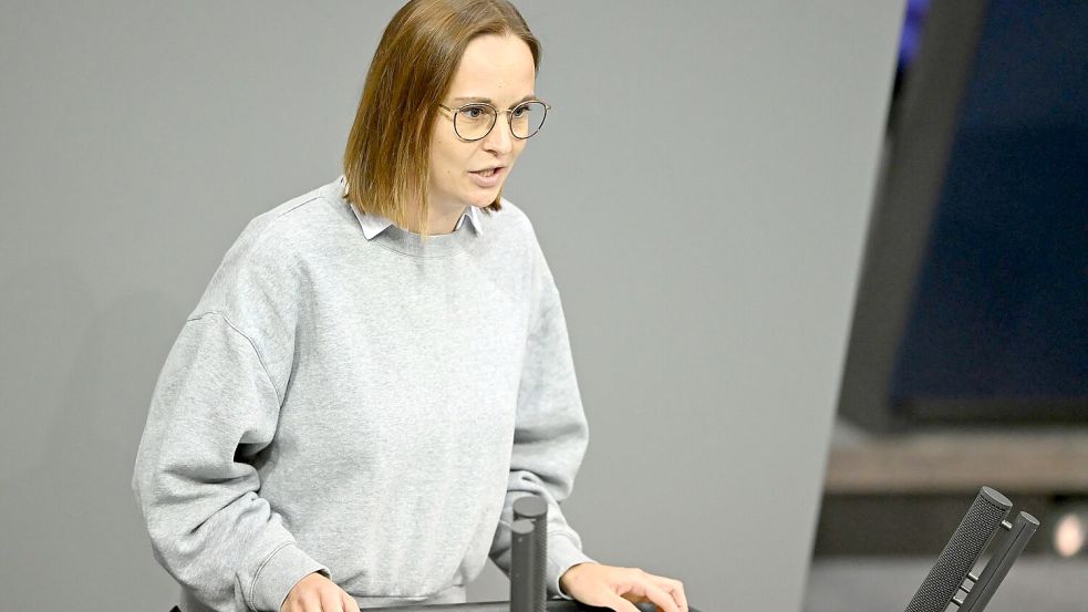 Die Grünen-Bundestagsabgeordnete Lena Gumnior sieht in illegalem Glücksspiel eine große Gefahr. Foto: Michael Brandt/dpa