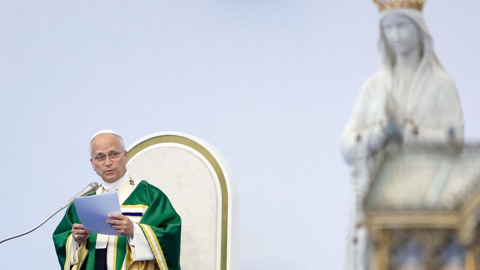 Für anderthalb Tage ist Leo in Lourdes zu Besuch. Foto: Gregorio Borgia/AP/dpa