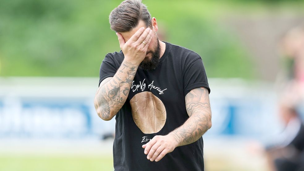 Daniel Franziskus verlor mit Aurich 2:7 in Borssum. Foto: Jens Doden/ Emden