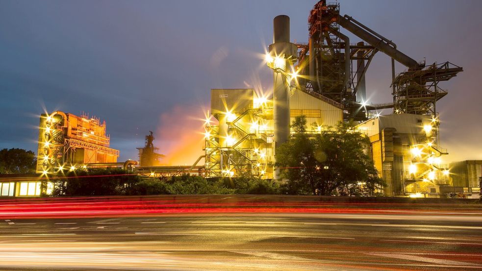 Im Saarland werden Milliarden für den Umbau der Stahlproduktion investiert. (Archivbild)  Foto: Andreas Arnold/dpa