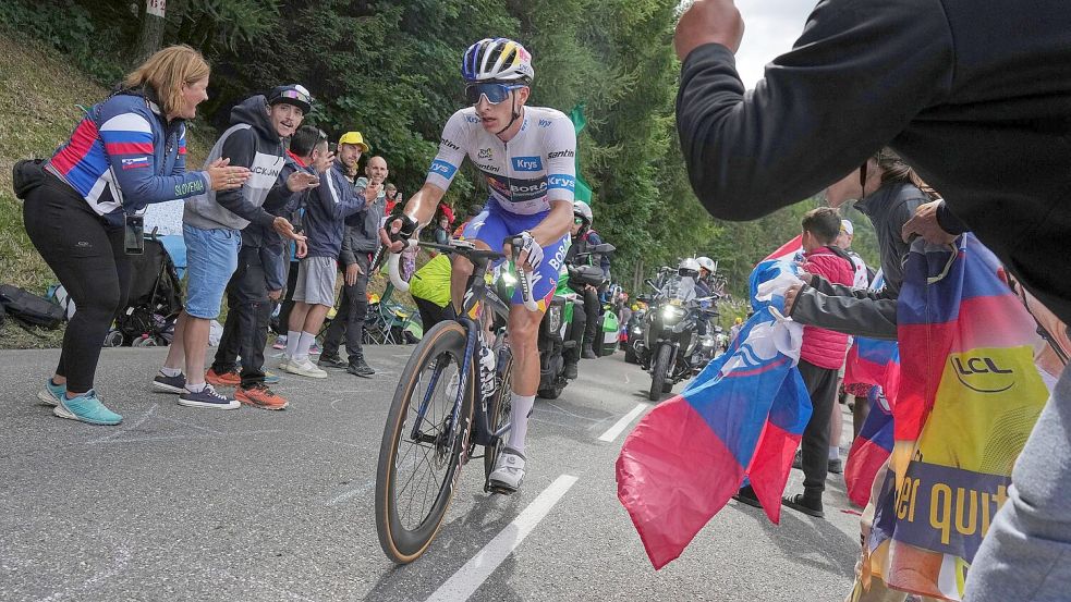 Bei der Tour de France belegte Lipowitz 2025 Platz drei. (Archivbild) Foto: Thibault Camus/AP/dpa