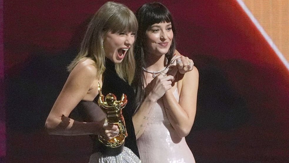 Dakota Johnson spielt in einem Musikvideo von Taylor Swift mit.  Foto: Chris Pizzello/Invision/AP/dpa