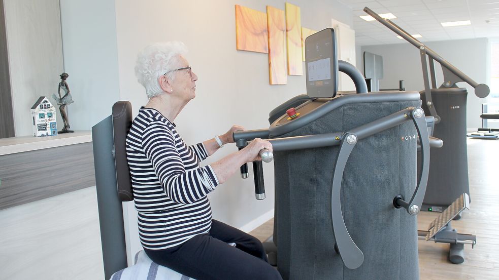 Beim EGYM-Trainingszirkel können unterschiedliche Altersgruppen an modernen Geräten trainieren. Foto: Walker