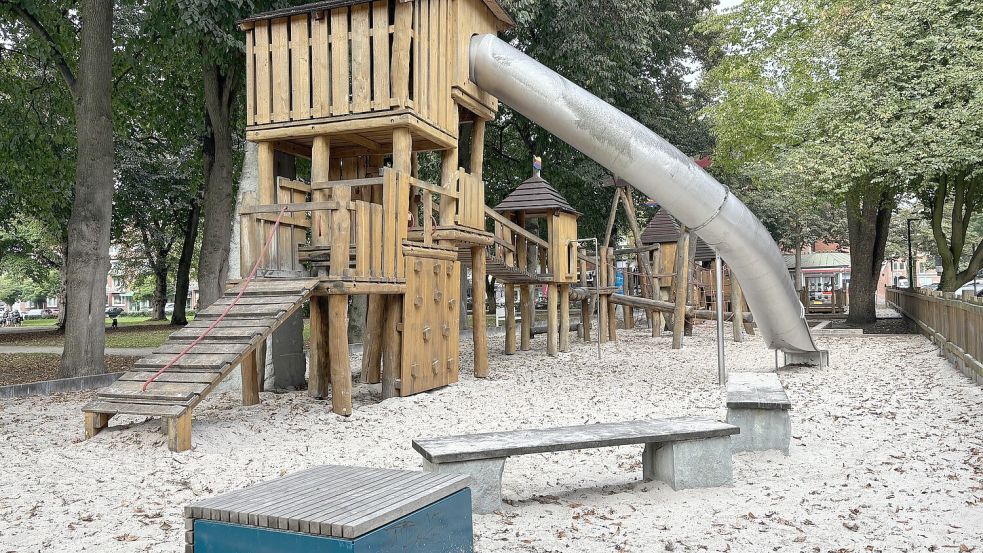 Der Spielplatz beim Burgplatz: Sonst stark besucht. Am Montagvormittag war weniger los, wir haben zusätzlich Eltern gebeten, ihre Kinder kurz zur Seite zu nehmen. Foto: Mona Hanssen
