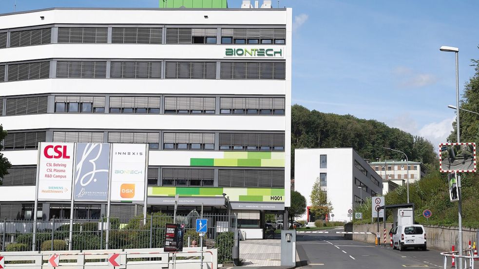 Das Werk in Marburg hatte Biontech einst selbst von Novartis übernommen, nun dürften dort Anfang 2028 die Lichter ausgehen. (Archivfoto) Foto: Boris Roessler/dpa