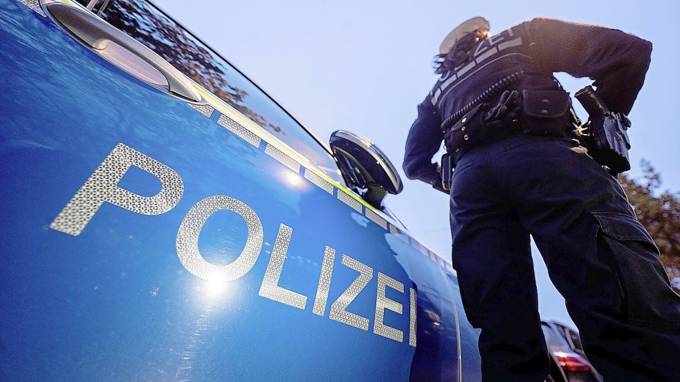 Ein psychisch auffälliger Mann hat in der Bremer Neustand einen Polizeieinsatz ausgelöst. Foto: Marijan Murat/dpa