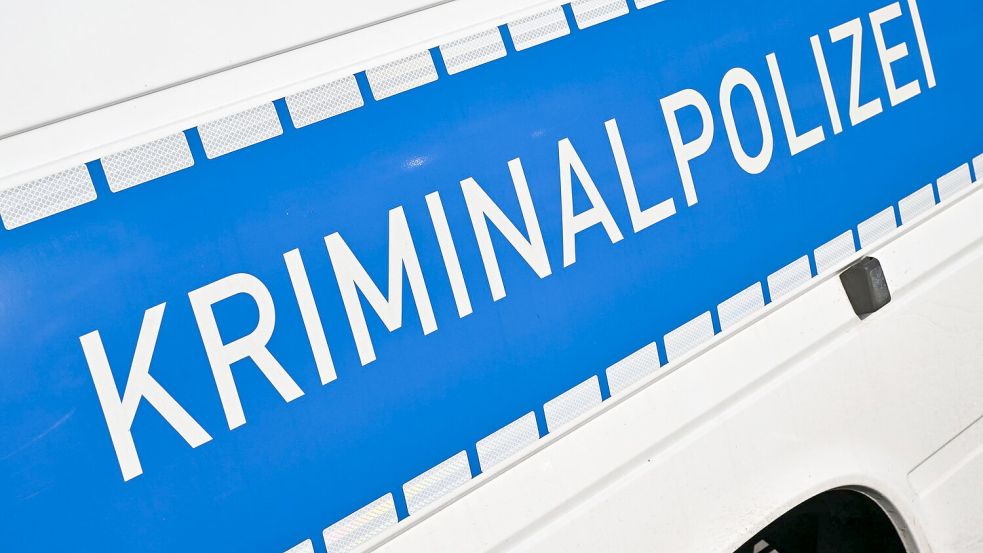Die Ermittler der Polizei suchen nach Hinweisen auf die Mutter eines toten Mädchens. (Symbolbild) Foto: Patrick Pleul/dpa
