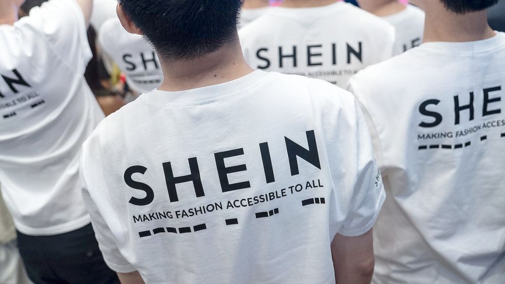 Shein hatte am 1. September sein lange erwartetes Börsendebüt vollzogen. (Archivbild)   Foto: Chan Long Hei/AP/dpa