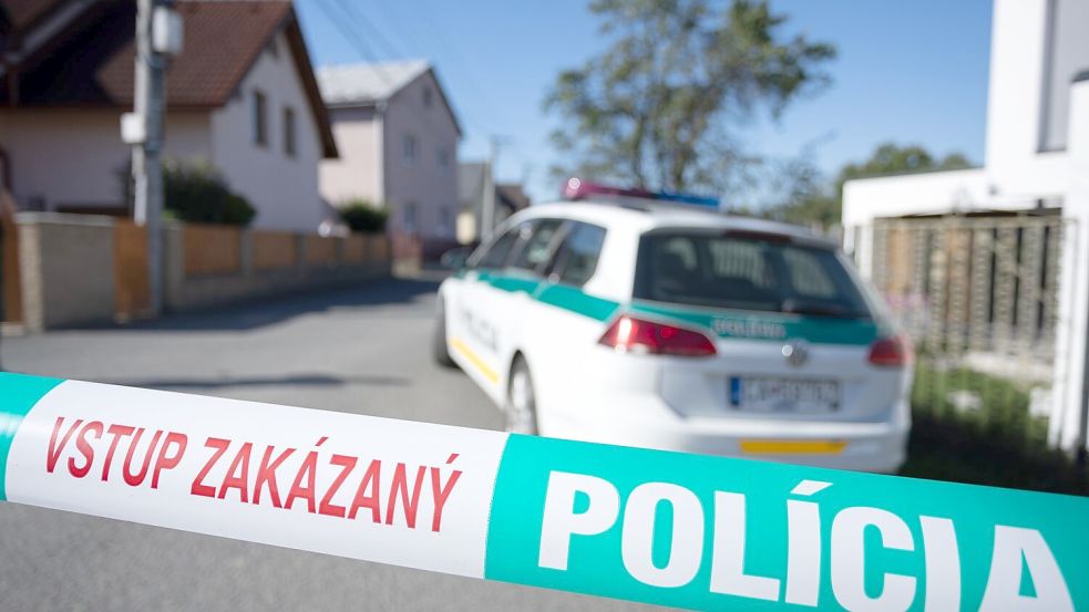 Die Polizei sperrte das Gebiet weiträumig ab. Foto: Daniel Stehlík/TASR/dpa