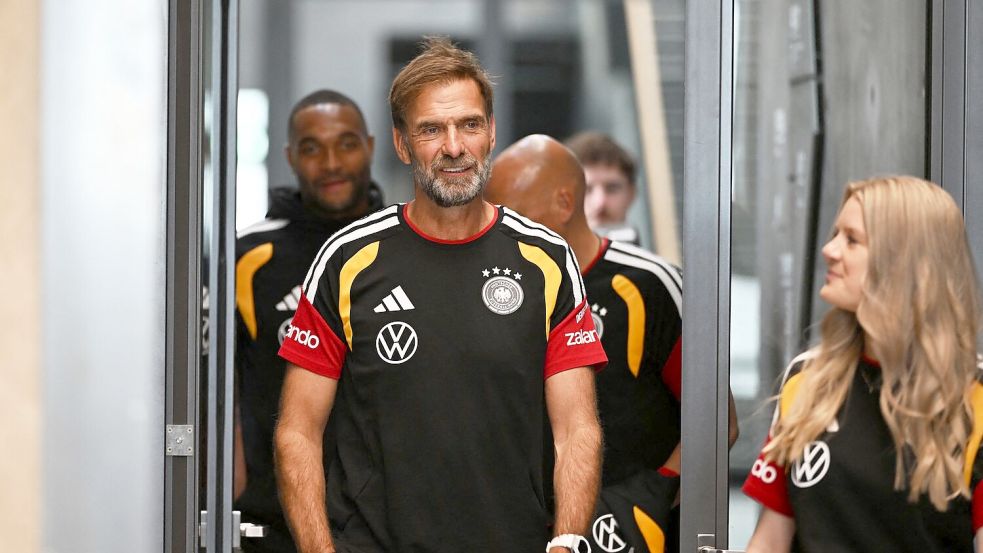 Jürgen Klopp provoziert mit seiner Personalpolitik viele Debatten.  Foto: Federico Gambarini/dpa