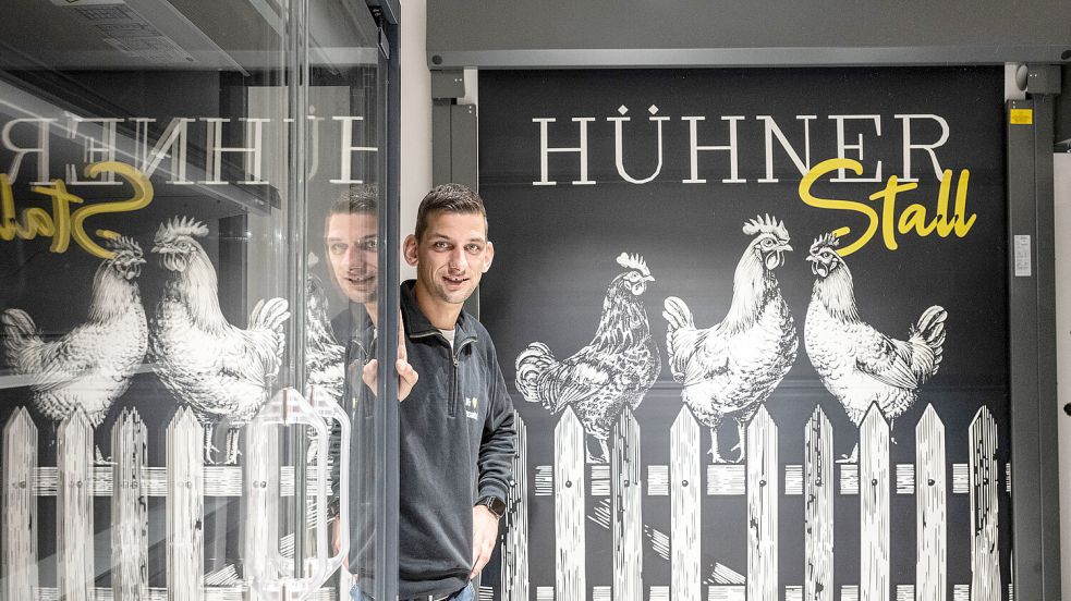 Timo Meeuw wird demnächst den neuen Nah-&-Gut-Markt in Jheringsfehn eröffnen. Der 32-Jährige setzt auf eine Gestaltung im Landhausstil. Foto: Klaus Ortgies