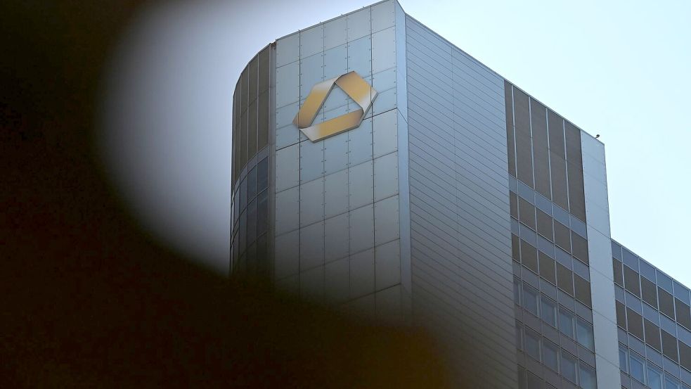 Im Visier der Unicredit: Deutschlands zweitgrößte börsennotierte Bank, die Commerzbank  (Archivbild) Foto: Michael Brandt/dpa
