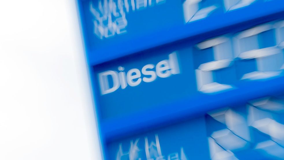 Der September ist der mit Abstand teuerste Tankmonat bisher. (Archiv) Foto: Rolf Vennenbernd/dpa