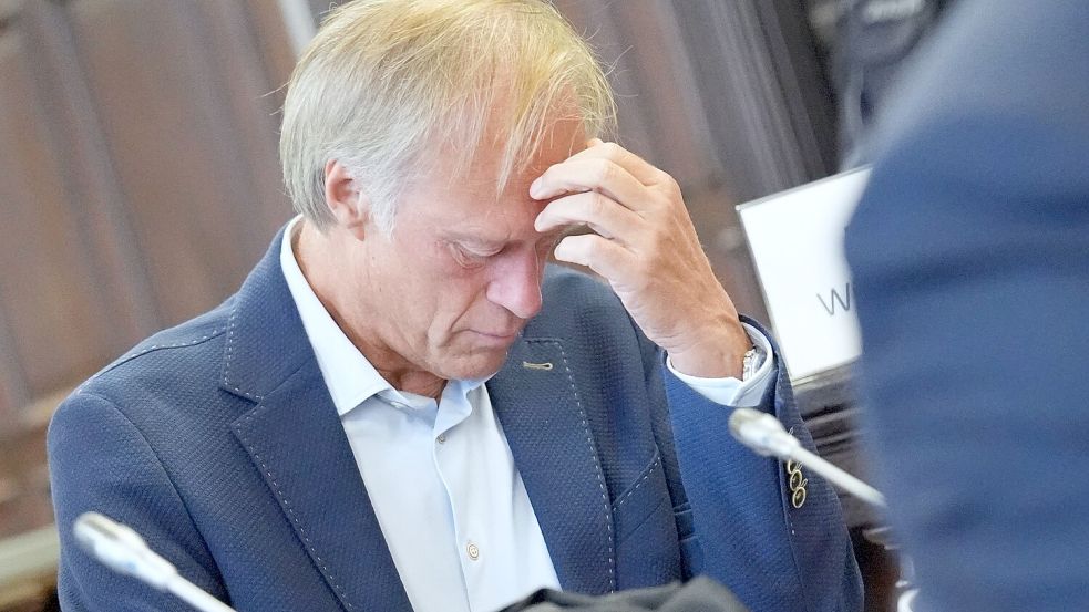 Emotionale Worte im Block-Prozess: Gerhard Delling spricht vor Gericht über die anhalende Trauer seit Prozess-Beginn. Foto: dpa/Marcus Brandt