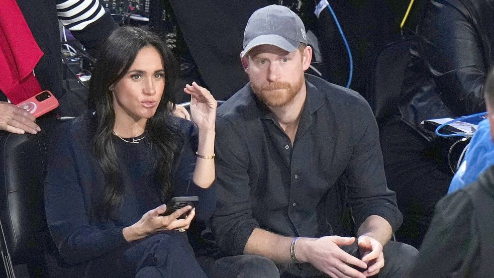 Herzogin Meghan und Prinz Harry wohnen mit ihren Kindern wieder in Großbritannien. (Archivbild) Foto: Jae C. Hong/AP/dpa