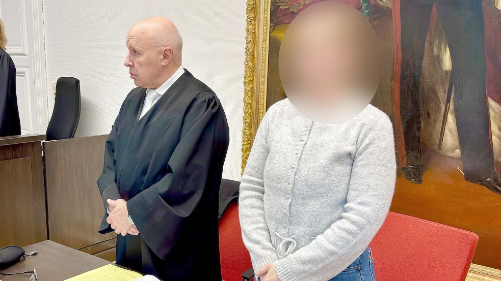 Die angeklagte Schaustellerin wird von Rechtsanwalt Arnold Eilers verteidigt. Foto: Daniel Noglik