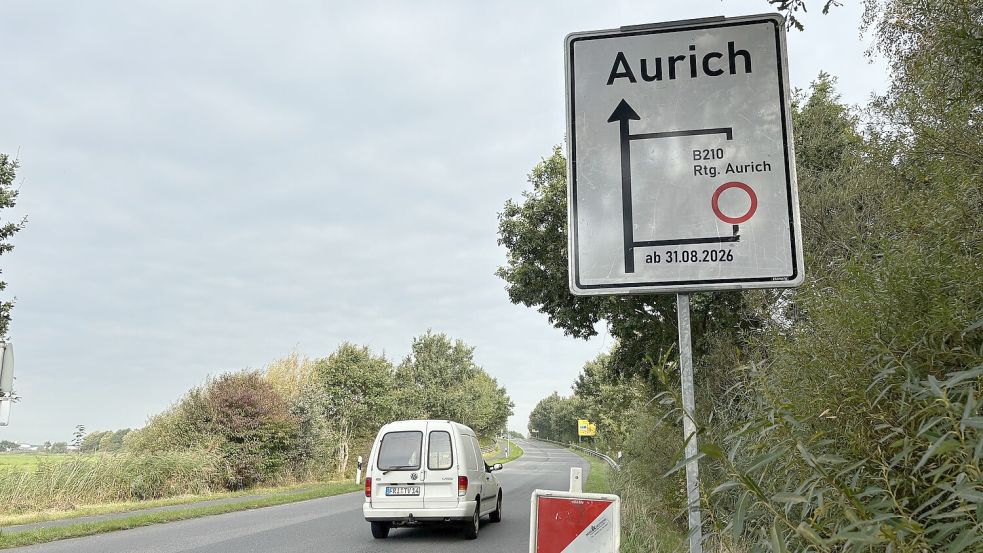 Noch ist die B 210 von Jever Richtung Ostfriesland nicht zu befahren. Foto: Imke Oltmanns