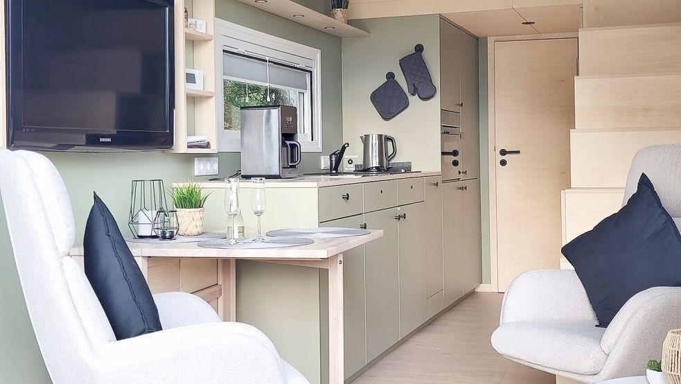 Die Firma „Stickfort Massarbeit“ übernimmt neben dem Bau von Tinyhäusern auch die Möbelausbauabteilung der Firma Jütting. Das Foto zeigt einen Blick in ein Tinyhouse. Foto: privat