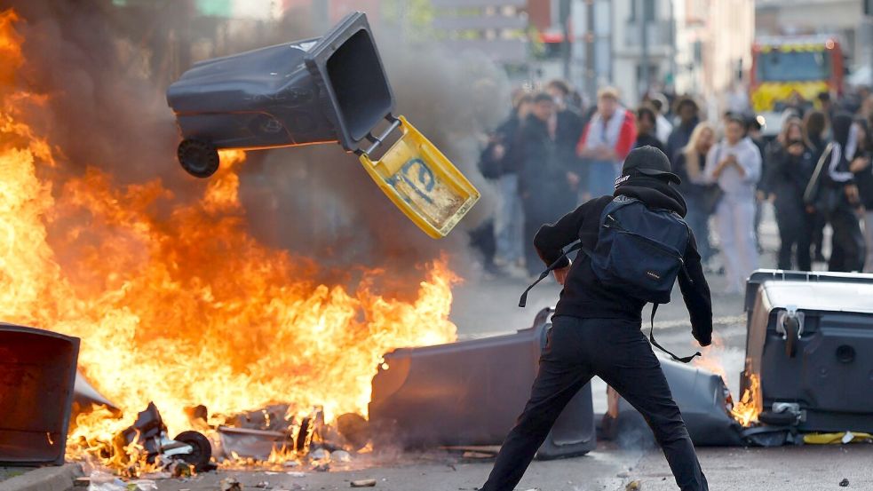 Tausende Menschen wurden bei den Protesten bereits festgenommen. (Archivbild) Foto: Jean-Francois Badias/AP/dpa