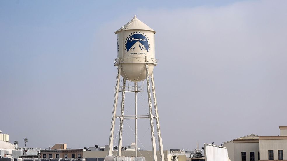Paramount und Warner Bros. bleiben nach dem Zusammenschluss eigenständige Marken in einem neuen Dachkonzern. (Archivbild) Foto: Jae C. Hong/AP/dpa