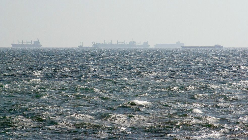 Ein Handelsschiff ist im Schwarzen Meer verunglückt. (Symbolbild) Foto: Kathrin Lauer/dpa