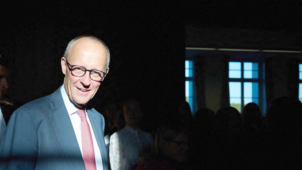 „Man hat richtig die Nostalgie gespürt“, sagt ein Schüler im Anschluss des Besuchs des Kanzlers.  Foto: Bernd Thissen/dpa