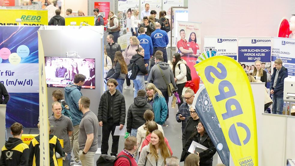 Bereits 2024 zur Premiere in Aurich ein Publikumsmagnet: Die Neuauflage der Jobmesse Ostfriesland geht im Frühjahr 2027 in Leer über die Bühne. Foto: Romuald Banik