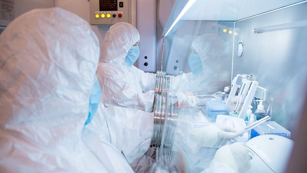 Eine Mitarbeiterin des Instituts in Irkutsk ist gestorben. Foto: Uncredited/The Irkutsk Anti-Plague Research Institute of Siberia and Far East/AP/dpa