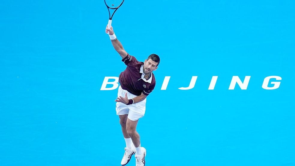 Novak Djokovic gewinnt das Finale in Peking. Foto: Andy Wong/AP/dpa