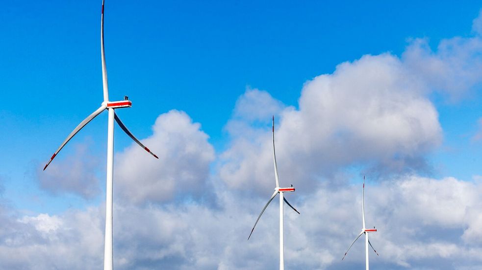 Ostfrieslands Windparkbetreiber sehen ihre Repowering-Projekte durch das neue Erneuerbare-Energien-Gesetz (EEG 2027) gefährdet. Foto: Frank Hammerschmidt/dpa