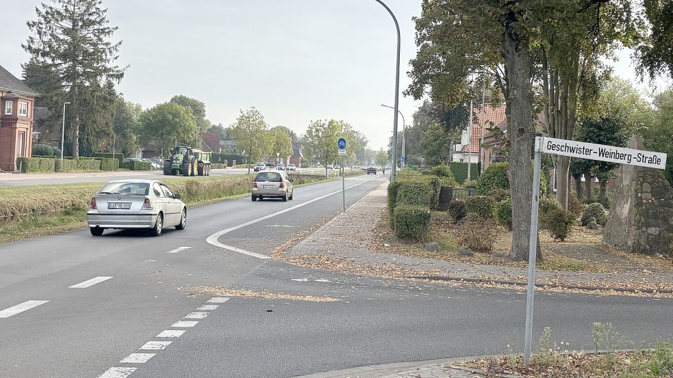 Die 1. Südwieke in Westrhauderfehn wird in den Herbstferien auf der westlichen Seite zwischen der Geschwister-Weinberg-Straße und der Hausnummer 148 gesperrt. Foto: Henrik Zein