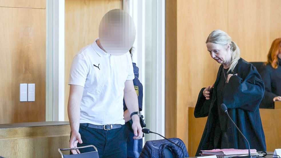Der Angeklagte hat die Vorwürfe eingeräumt. Foto: Daniel Löb/dpa