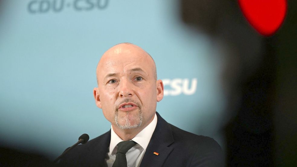 CSU-Landesgruppenchef Hoffmann warnt vor Linksbündnis in Berlin. Foto: Michael Brandt/dpa