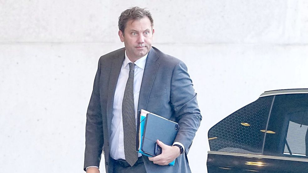 Die SPD von Parteichef Lars Klingbeil ist nach der Wahl eines Landtagspräsidenten der AfD in Aufruhr. Foto: Michael Kappeler/dpa