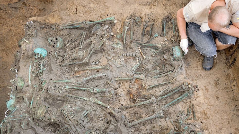Auf einem Pestfriedhof aus dem 17. Jahrhundert in Nürnberg wurden viele Hundert Tote entdeckt. (Archivbild) Foto: Daniel Karmann/dpa