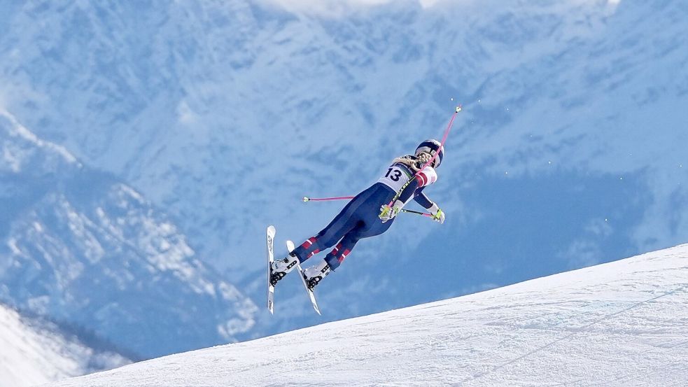 Lindsey Vonn bei der Olympia-Abfahrt in Cortina, nur einen Augenblick vor dem fatalen Sturz. (Archivbild) Foto: Jacquelyn Martin/AP/dpa