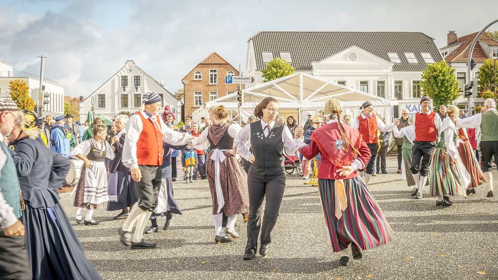 Beim Brüllmarkt in Jever lockt ein buntes Programm die Besucher. Foto: Stadt Jever